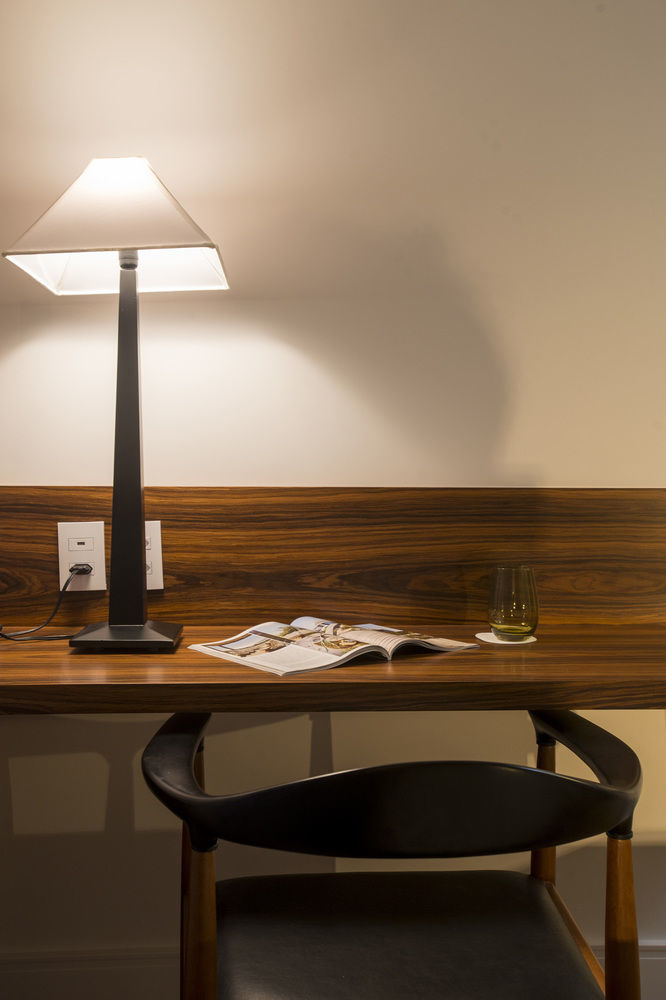 Hotel Luzeiros Recife Exteriör bild A lamp on a desk