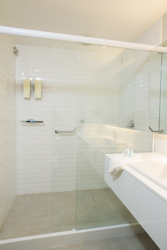 Hotel Luzeiros Recife Exteriör bild A shower with a grab rail